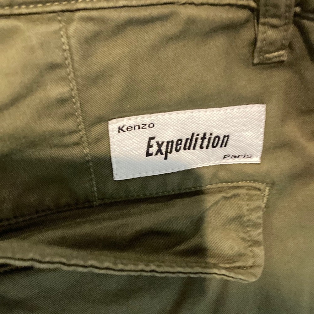 Brand new Mens Medium Dark Green Cargo Pants could make into shorts.